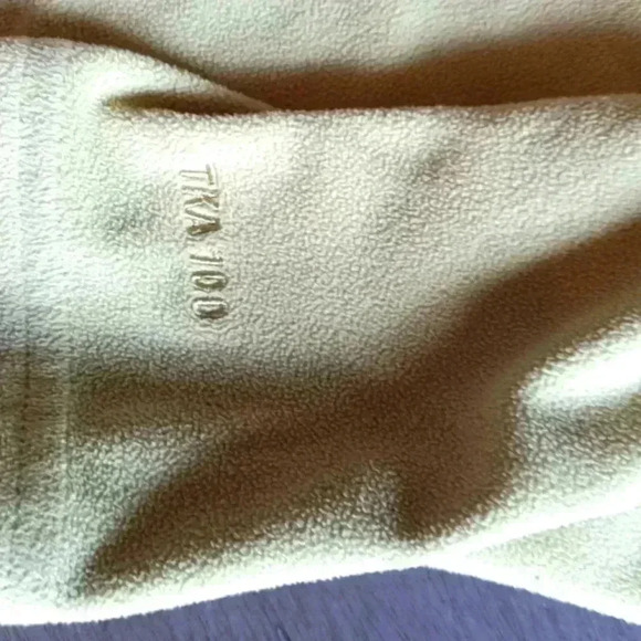 Woman's North Face Pullover Size Small Like New - Picture 3 of 3